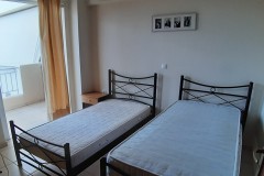 BEDROOM-WITH-TWO-TWIN-BEDS